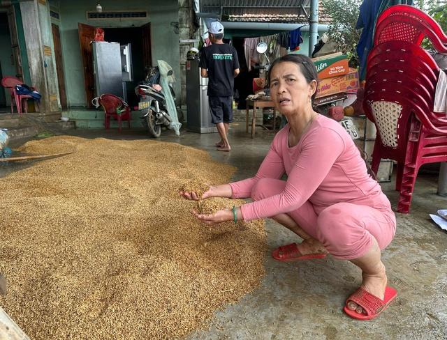 Rốn lũ Phú Yên cũ gượng dậy giữa đổ nát sau ngập lụt lịch sử- Ảnh 6. Rốn lũ Phú Yên cũ gượng dậy giữa đổ nát sau ngập lụt lịch sử- Ảnh 6.