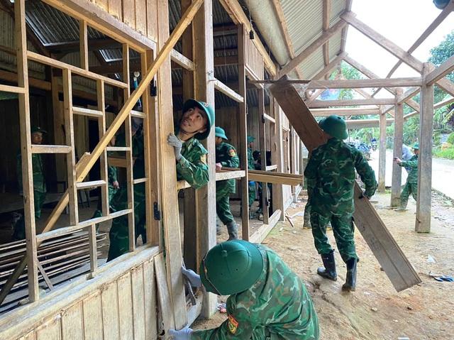 Xã vùng cao Đà Nẵng di dời khẩn cấp nhiều hộ dân vì sạt lở bủa vây- Ảnh 1.