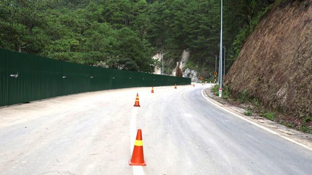 13 giờ ngày 25.11 thông đèo Prenn sau 8 ngày tạm dừng vì sạt lở- Ảnh 1. 13 giờ ngày 25.11 thông đèo Prenn sau 8 ngày tạm dừng vì sạt lở- Ảnh 1.