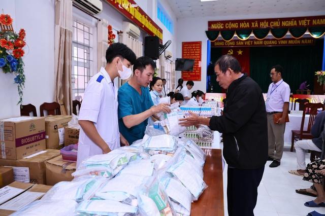 Giám đốc Sở Y tế Đồng Nai kể hành trình nghĩa tình đến vùng lũ Đắk Lắk- Ảnh 12. Giám đốc Sở Y tế Đồng Nai kể hành trình nghĩa tình đến vùng lũ Đắk Lắk- Ảnh 12.