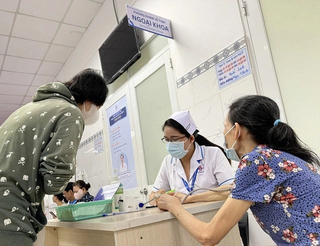 BHXH TP.HCM chấn chỉnh việc thu phí trái quy định khi vận động tham gia bảo hiểm- Ảnh 1. BHXH TP.HCM chấn chỉnh việc thu phí trái quy định khi vận động tham gia bảo hiểm- Ảnh 1.
