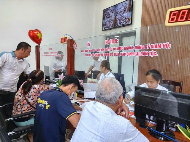 Đà Nẵng: Hơn 54.500 cán bộ, viên chức sẽ được tăng lương theo KPI - Ảnh 2.