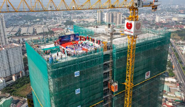 Picity Sky Park chính thức cất nóc tại tâm điểm trục đại lộ Phạm Văn Đồng - Ảnh 2.