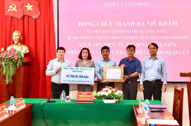Bí thư tỉnh ủy Lâm Đồng thăm các xã bị ngập lụt sau mưa lớn - Ảnh 2.
