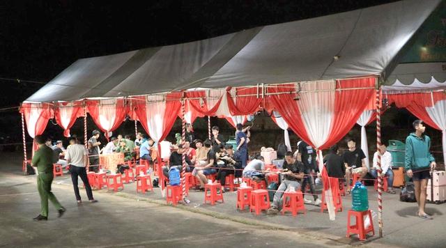 Cuộc tháo chạy Campuchia: Những nỗi đau và hy vọng trở về quê hương - Ảnh 3. Cuộc tháo chạy Campuchia: Những nỗi đau và hy vọng trở về quê hương - Ảnh 3.