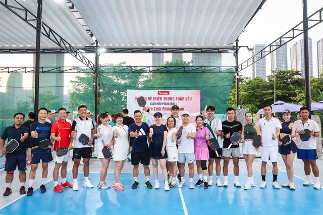 Lý Hoàng Nam cùng ca sĩ Giang Hồng Ngọc vô địch giải pickleball 'Nghĩa tình phương Nam'- Ảnh 3. Lý Hoàng Nam cùng ca sĩ Giang Hồng Ngọc vô địch giải pickleball 'Nghĩa tình phương Nam'- Ảnh 3.