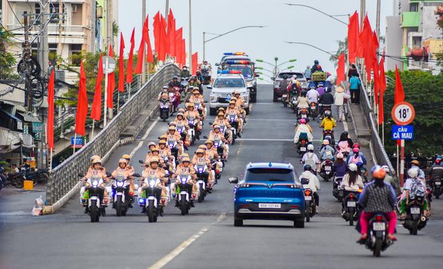 Công an Cà Mau mở cao điểm trấn áp tội phạm dịp Tết Nguyên đán Bính Ngọ- Ảnh 2.