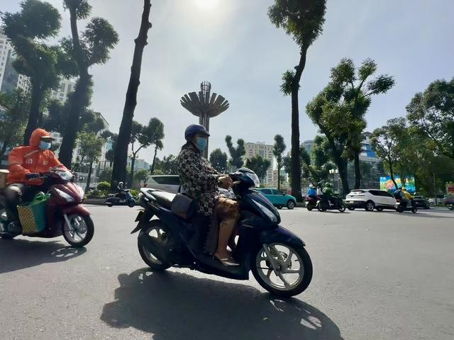 Thời tiết TP.HCM và Nam bộ tuần này có mưa giông, triều cường quay trở lại
- Ảnh 1. Thời tiết TP.HCM và Nam bộ tuần này có mưa giông, triều cường quay trở lại
- Ảnh 1.