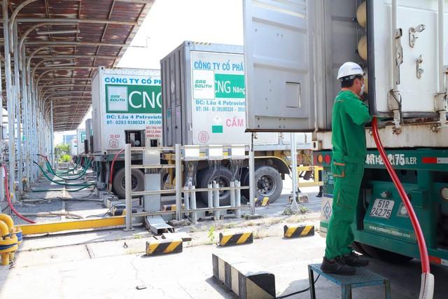 Hàng trăm doanh nghiệp và xe buýt TP.HCM dùng khí thiên nhiên có thể... ngừng hoạt động?- Ảnh 2. Hàng trăm doanh nghiệp và xe buýt TP.HCM dùng khí thiên nhiên có thể... ngừng hoạt động?- Ảnh 2.