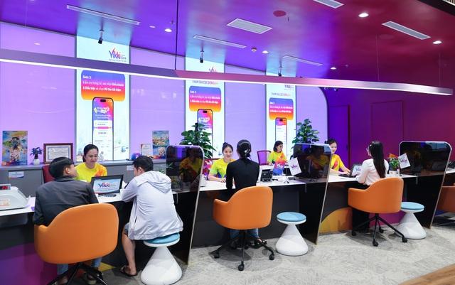 Vikki Bank hỗ trợ tài chính cho bà con vùng lũ- Ảnh 3. Vikki Bank hỗ trợ tài chính cho bà con vùng lũ- Ảnh 3.