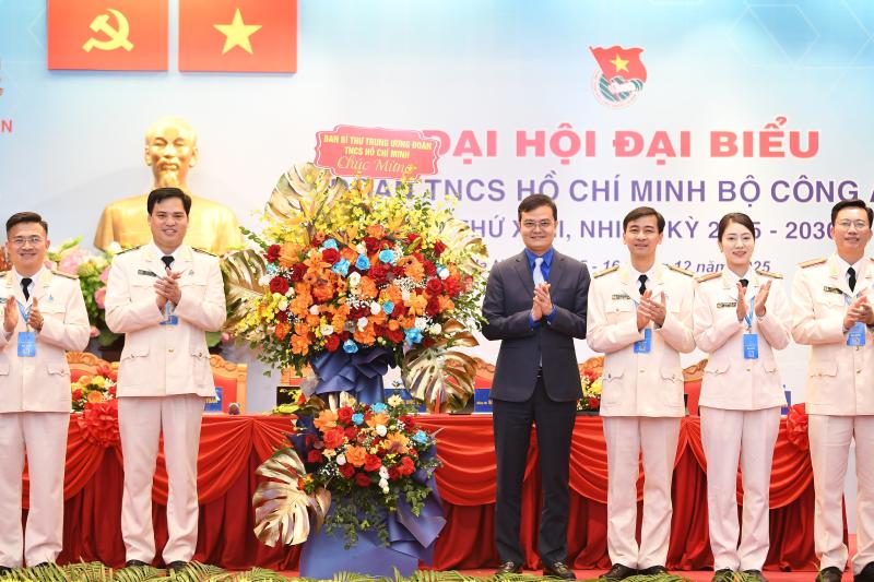 Chỉ định Ban thanh niên Công an và những nhân sự chủ chốt trong nhiệm kỳ mới - Ảnh 4. Chỉ định Ban thanh niên Công an và những nhân sự chủ chốt trong nhiệm kỳ mới - Ảnh 4.
