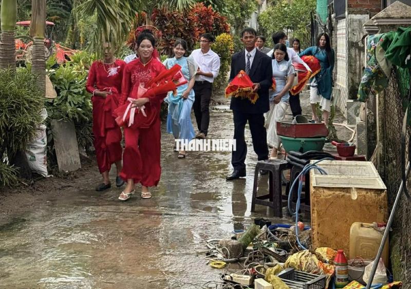 Đám cưới 'độc lạ' 2025: Không nhạc, không khách, chỉ có bà con vì điều đặc biệt - Ảnh 6.