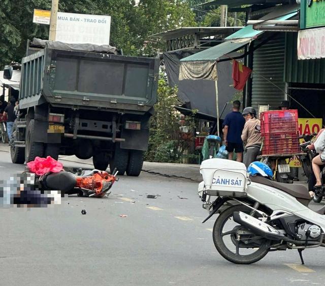 Phong tỏa đường Phan Văn Hớn, TP.HCM vì tai nạn giao thông- Ảnh 1. Phong tỏa đường Phan Văn Hớn, TP.HCM vì tai nạn giao thông- Ảnh 1.