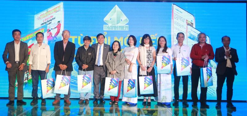 Báo Thanh Niên trong hành trình lan tỏa tinh thần 'Hào hiệp-Tử tế-Nhân văn-Tin cậy'- Ảnh 3. Báo Thanh Niên trong hành trình lan tỏa tinh thần 'Hào hiệp-Tử tế-Nhân văn-Tin cậy'- Ảnh 3.