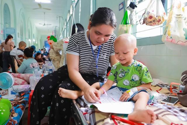 Con muốn sống: Báo Thanh Niên giúp thêm 137 triệu đồng cho các bệnh nhi ung thư - Ảnh 4.