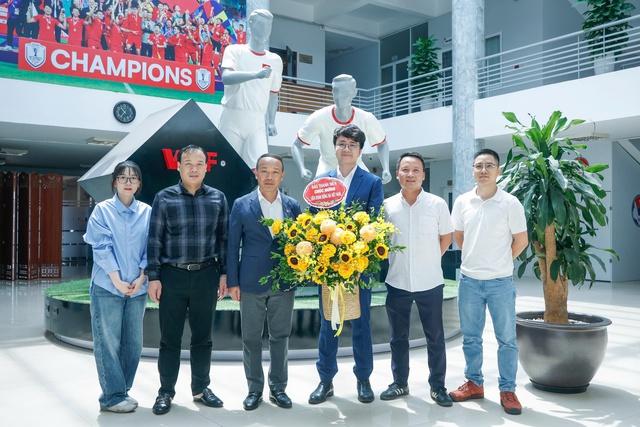 4 cuộc phỏng vấn của PV Thanh Niên và HLV Kim Sang-sik: Con người khác phía ngoài sân cỏ- Ảnh 5. 4 cuộc phỏng vấn của PV Thanh Niên và HLV Kim Sang-sik: Con người khác phía ngoài sân cỏ- Ảnh 5.