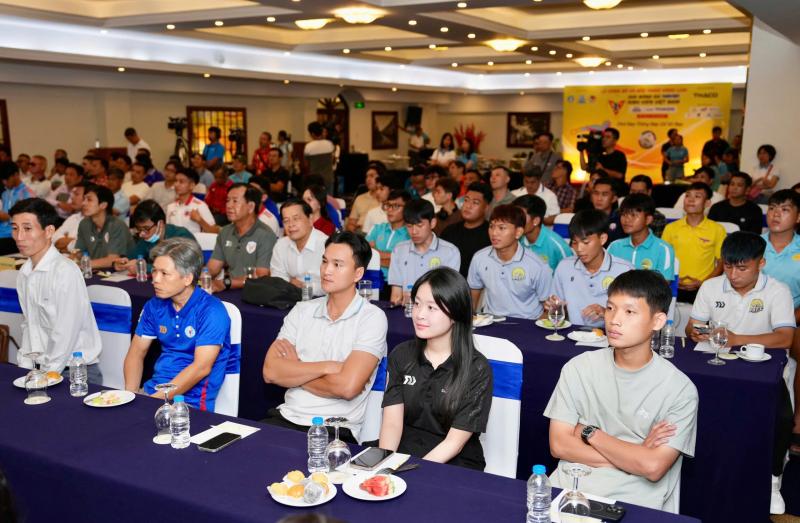 TNSV THACO cup 2026: Tiếp nối thành công rực rỡ của bóng đá Việt Nam- Ảnh 10. TNSV THACO cup 2026: Tiếp nối thành công rực rỡ của bóng đá Việt Nam- Ảnh 10.