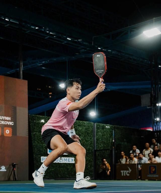 Nghĩa cử đẹp của á quân đơn nam giải pickleball D-Joy Vietnam Masters Phúc Huỳnh- Ảnh 1. Nghĩa cử đẹp của á quân đơn nam giải pickleball D-Joy Vietnam Masters Phúc Huỳnh- Ảnh 1.