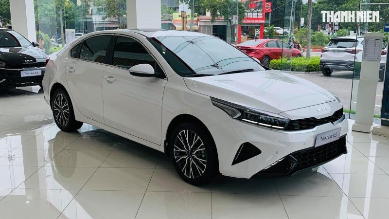 Xe sedan số sàn tại Việt Nam đang dần 'lụi tàn' - Ảnh 4.