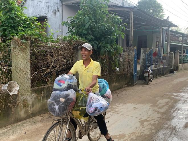 Người Đắk Lắk gom quà cứu trợ gửi vùng lũ lụt Lâm Đồng: 'Lá rách đùm lá tả tơi' - Ảnh 4. Người Đắk Lắk gom quà cứu trợ gửi vùng lũ lụt Lâm Đồng: 'Lá rách đùm lá tả tơi' - Ảnh 4.