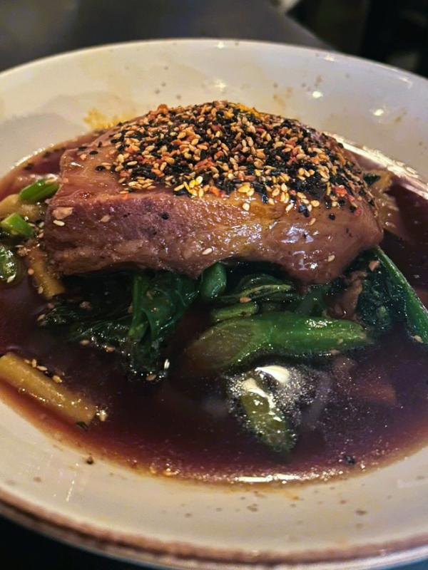 Đầu bếp gốc Việt chinh phục Las Vegas: 'Con cừu đen' thành niềm tự hào ẩm thực - Ảnh 6. Đầu bếp gốc Việt chinh phục Las Vegas: 'Con cừu đen' thành niềm tự hào ẩm thực - Ảnh 6.
