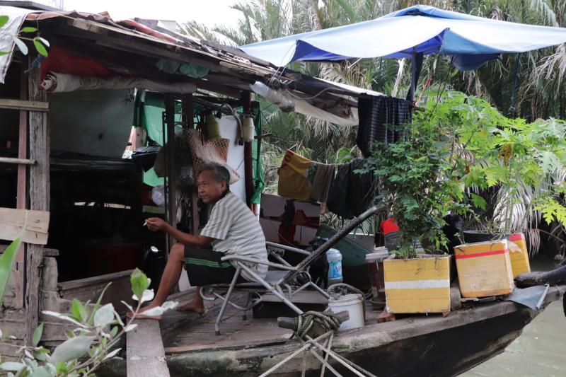 Phận đời ven kênh ở TP.HCM: 20 năm lênh đênh sông nước - Ảnh 1. Phận đời ven kênh ở TP.HCM: 20 năm lênh đênh sông nước - Ảnh 1.