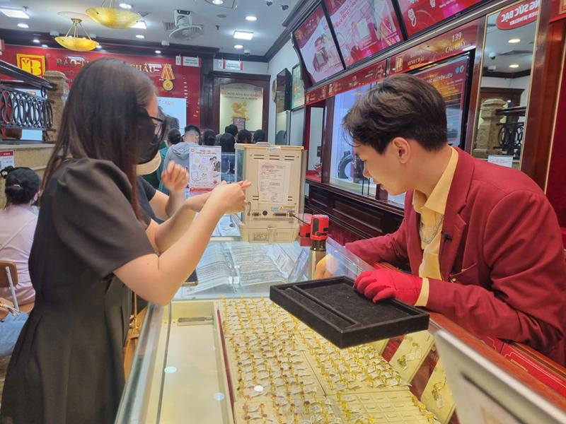 Vàng, bạc đều rủi ro cao- Ảnh 2. Vàng, bạc đều rủi ro cao- Ảnh 2.