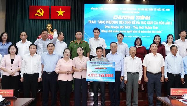 TP.HCM: Phường Phú Nhuận tiếp nhận 4,6 tỉ đồng trợ giúp hộ khó khăn- Ảnh 2. TP.HCM: Phường Phú Nhuận tiếp nhận 4,6 tỉ đồng trợ giúp hộ khó khăn- Ảnh 2.