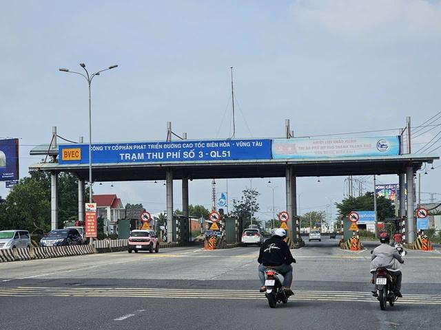 Đồng Nai đề nghị tháo trạm thu phí bỏ không trên quốc lộ 51, quốc lộ 1- Ảnh 2. Đồng Nai đề nghị tháo trạm thu phí bỏ không trên quốc lộ 51, quốc lộ 1- Ảnh 2.
