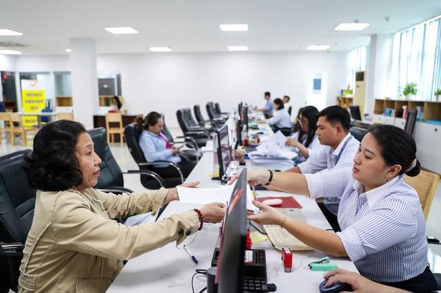 Phường, xã ở TP.HCM lúng túng khi sắp xếp lại công chức- Ảnh 2.