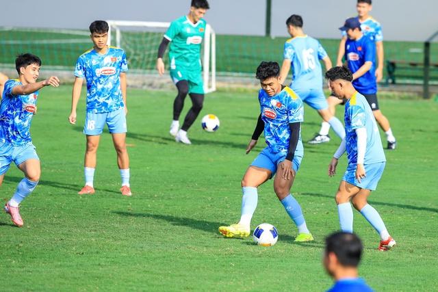 U.23 Việt Nam đang tập gì để mơ kỳ tích châu Á, Lý Đức mong Đình Bắc giành Quả bóng vàng- Ảnh 2.