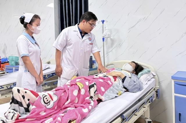 203 người ngộ độc bánh mì ở Quảng Ngãi: Phát hiện khuẩn Salmonella trong chả, bơ- Ảnh 1.