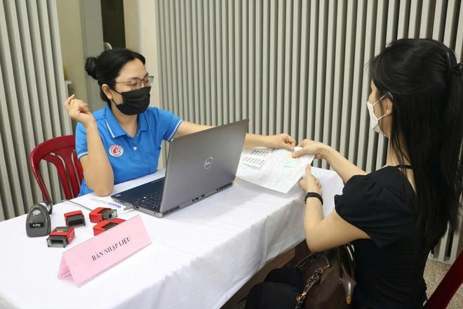 Tổng giám mục giáo phận TP.HCM kêu gọi hiến máu ở nhà thờ Đức Bà - Ảnh 2. Tổng giám mục giáo phận TP.HCM kêu gọi hiến máu ở nhà thờ Đức Bà - Ảnh 2.