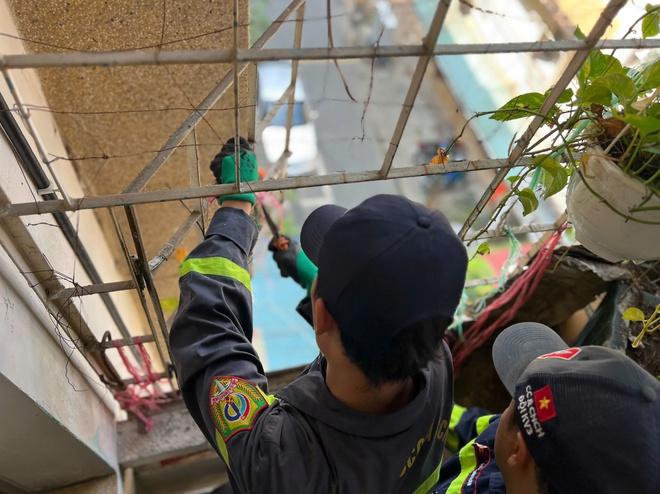 Công an TP.HCM tiếp tục 'đi từng ngõ, gõ từng nhà' xóa 'chuồng cọp'- Ảnh 4.