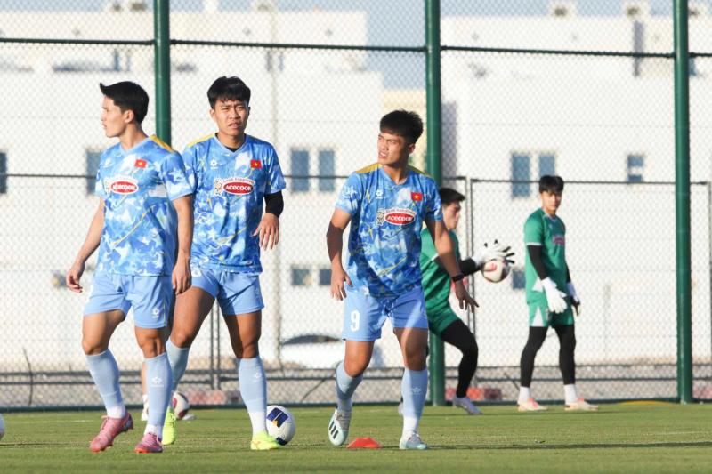 U.23 Việt Nam tập mở màn năm 2026 căng như đấu thật: Vẫn chưa biết ai bị loại, có thể là…- Ảnh 4. U.23 Việt Nam tập mở màn năm 2026 căng như đấu thật: Vẫn chưa biết ai bị loại, có thể là…- Ảnh 4.