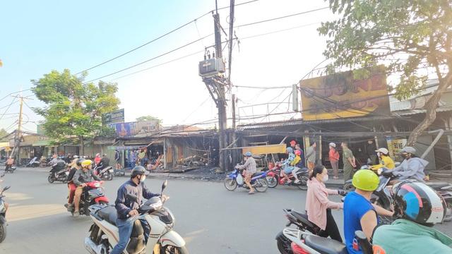 Vụ cháy trên đường Quách Điêu: Nhiều người trắng tay, công an phong tỏa điều tra- Ảnh 6.