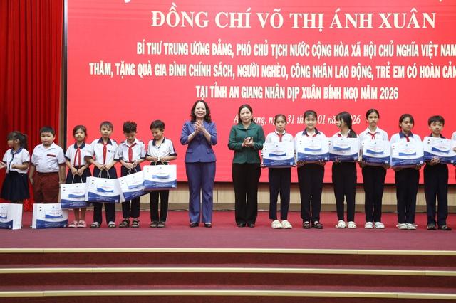 Phó chủ tịch nước Võ Thị Ánh Xuân chúc tết tại An Giang- Ảnh 4.