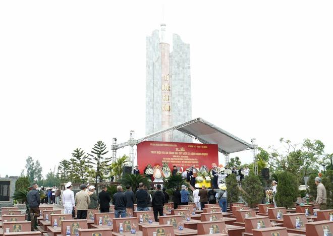 Trao bằng Tổ quốc ghi công liệt sĩ Đàm Quang Mạnh hy sinh tại quần đảo Trường Sa- Ảnh 2. Trao bằng Tổ quốc ghi công liệt sĩ Đàm Quang Mạnh hy sinh tại quần đảo Trường Sa- Ảnh 2.