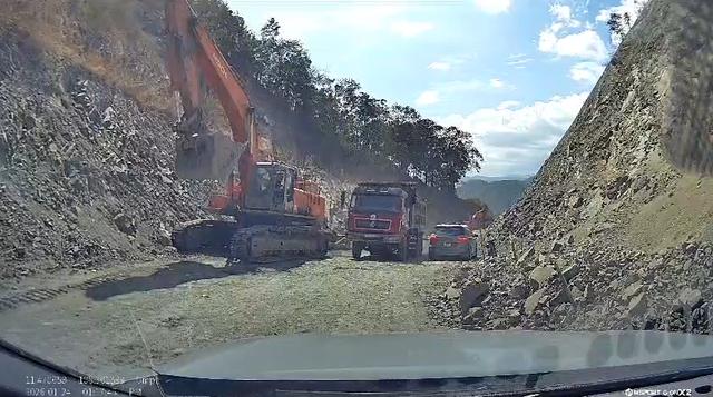Cảnh báo nguy hiểm cho xe lưu thông trên đèo Đại Ninh , tuyến QL28B Lâm Đồng - Ảnh 3. Cảnh báo nguy hiểm cho xe lưu thông trên đèo Đại Ninh , tuyến QL28B Lâm Đồng - Ảnh 3.