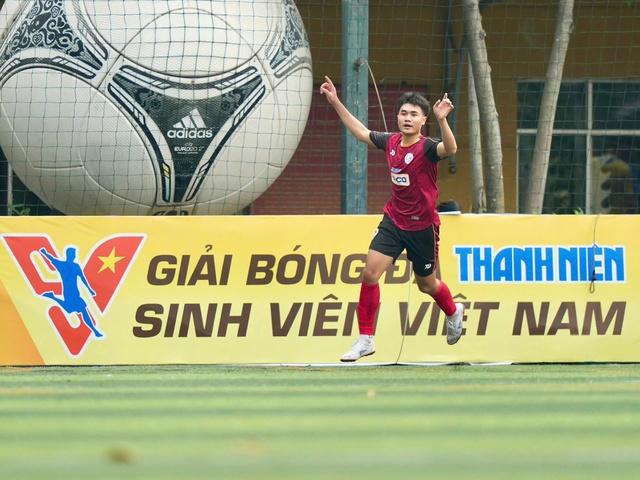 Đôi giày vải của tiền đạo tài năng người Gié Triêng- Ảnh 1. Đôi giày vải của tiền đạo tài năng người Gié Triêng- Ảnh 1.