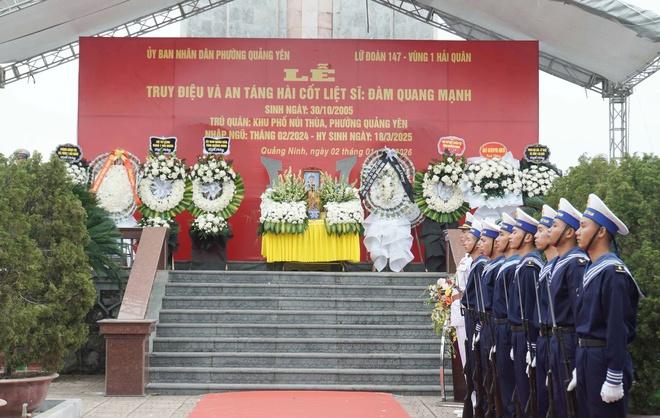 Trao bằng Tổ quốc ghi công liệt sĩ Đàm Quang Mạnh hy sinh tại quần đảo Trường Sa- Ảnh 6. Trao bằng Tổ quốc ghi công liệt sĩ Đàm Quang Mạnh hy sinh tại quần đảo Trường Sa- Ảnh 6.