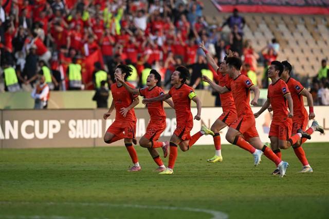 U.23 Trung Quốc ‘mổ băng’ U.23 Việt Nam thắng UAE, lập phương án nóng thắng bán kết- Ảnh 3. U.23 Trung Quốc ‘mổ băng’ U.23 Việt Nam thắng UAE, lập phương án nóng thắng bán kết- Ảnh 3.