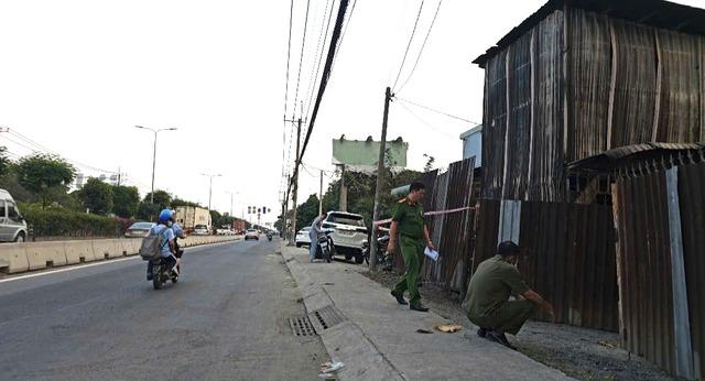 Cháy tiệm sửa xe ở Củ Chi, khói đen bốc cao trong khu dân cư- Ảnh 2. Cháy tiệm sửa xe ở Củ Chi, khói đen bốc cao trong khu dân cư- Ảnh 2.