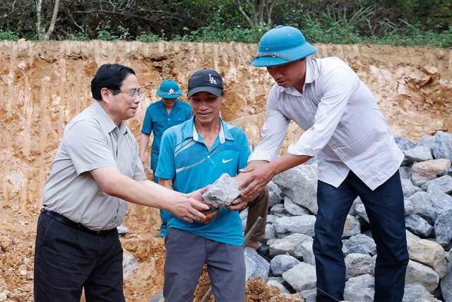 An sinh xã hội - “điểm tựa” vững chắc cho hàng triệu người dân - Ảnh 1.