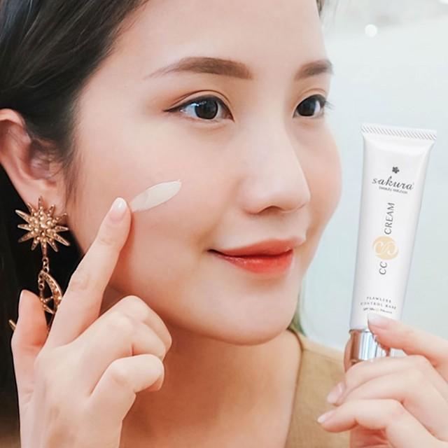 Top 3 kem chống nắng trang điểm thoa là da phát sáng, nàng tự tin du xuân- Ảnh 5. Top 3 kem chống nắng trang điểm thoa là da phát sáng, nàng tự tin du xuân- Ảnh 5.