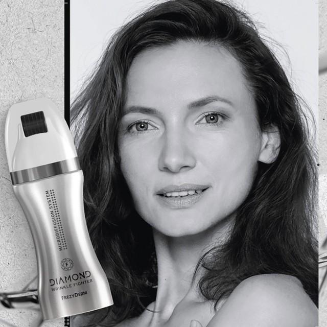 Top 3 serum dùng từ giờ đến tết giúp làn da căng mọng như dùng filter- Ảnh 6. Top 3 serum dùng từ giờ đến tết giúp làn da căng mọng như dùng filter- Ảnh 6.