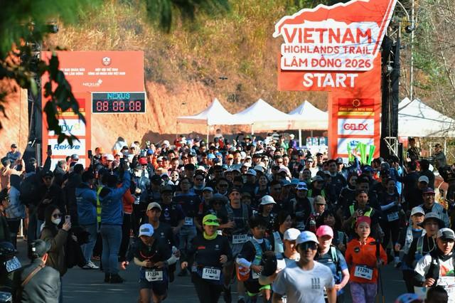 Kết thúc thành công giải chạy Vietnam Highlands Trail – Hoa Sen Home Cup Lâm Đồng 2026- Ảnh 1. Kết thúc thành công giải chạy Vietnam Highlands Trail – Hoa Sen Home Cup Lâm Đồng 2026- Ảnh 1.