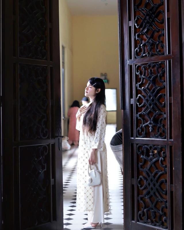Rủ nhau chụp ảnh tết từ sáng sớm để tránh cảnh đông nghẹt người- Ảnh 3. Rủ nhau chụp ảnh tết từ sáng sớm để tránh cảnh đông nghẹt người- Ảnh 3.