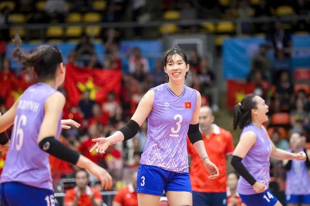 Thanh Thúy chinh phục đỉnh cao- Ảnh 1. Thanh Thúy chinh phục đỉnh cao- Ảnh 1.