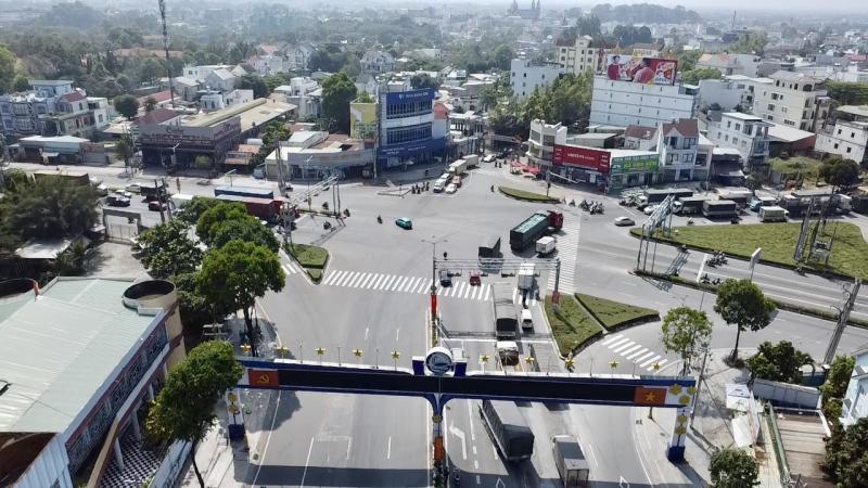 Giáp tết, dựng rào chắn làm hầm chui quốc lộ 13 có ảnh hưởng đến dân?- Ảnh 4. Giáp tết, dựng rào chắn làm hầm chui quốc lộ 13 có ảnh hưởng đến dân?- Ảnh 4.
